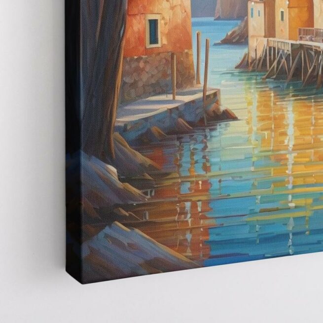 Χρυσαφένιο Φως Φωτίζει τον Ειδυλλιακό Παραθαλάσσιο Προορισμό