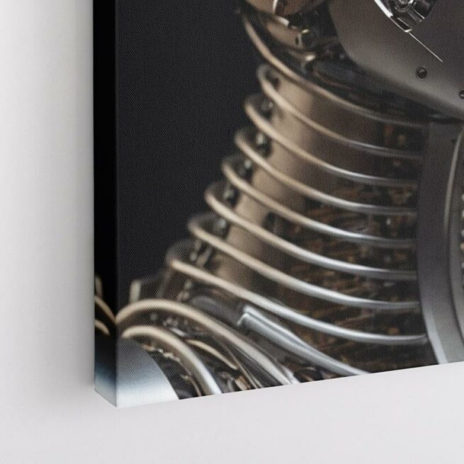 Ασημένιο ανδροειδές με γυναικεία μορφή και σκούρο φόντο